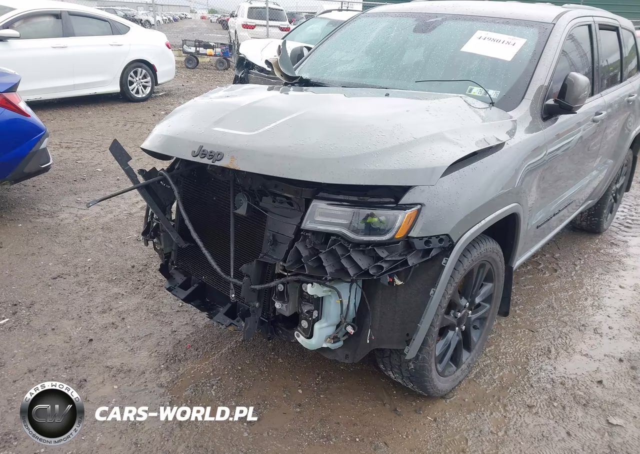 2021 Jeep Grand Cherokee Laredo X 4X4 VIN:1C4RJFAG8MC736823 - 18