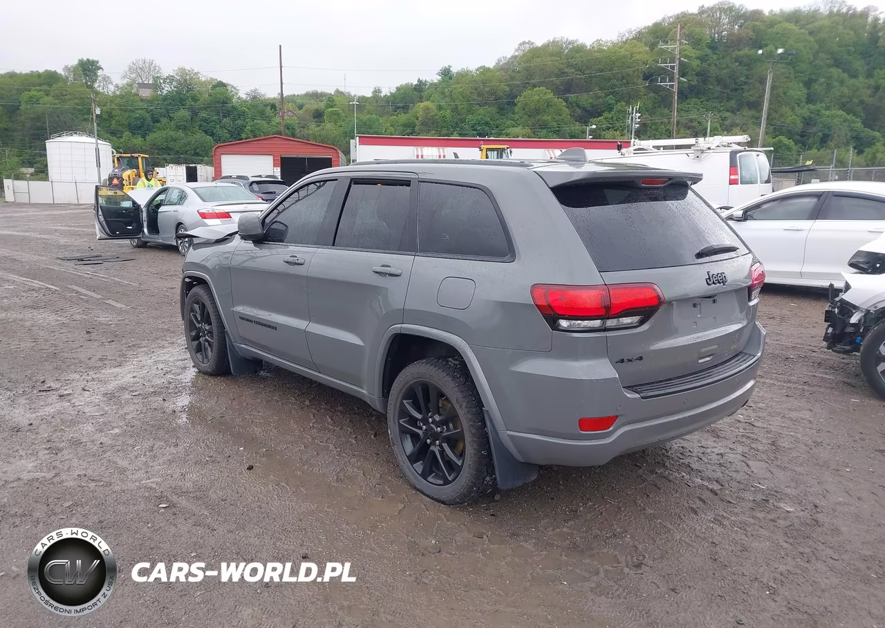 2021 Jeep Grand Cherokee Laredo X 4X4 VIN:1C4RJFAG8MC736823 - 3