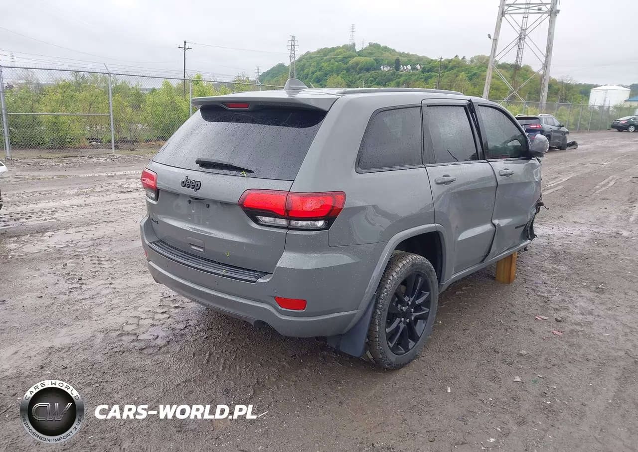 2021 Jeep Grand Cherokee Laredo X 4X4 VIN:1C4RJFAG8MC736823 - 4