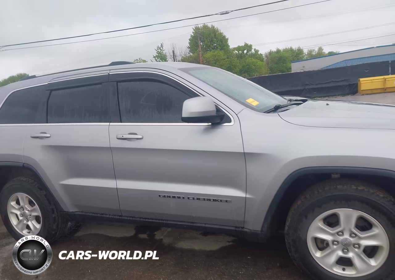 2017 Jeep Grand Cherokee Laredo 4X4 VIN:1C4RJFAG8HC844123 - 13
