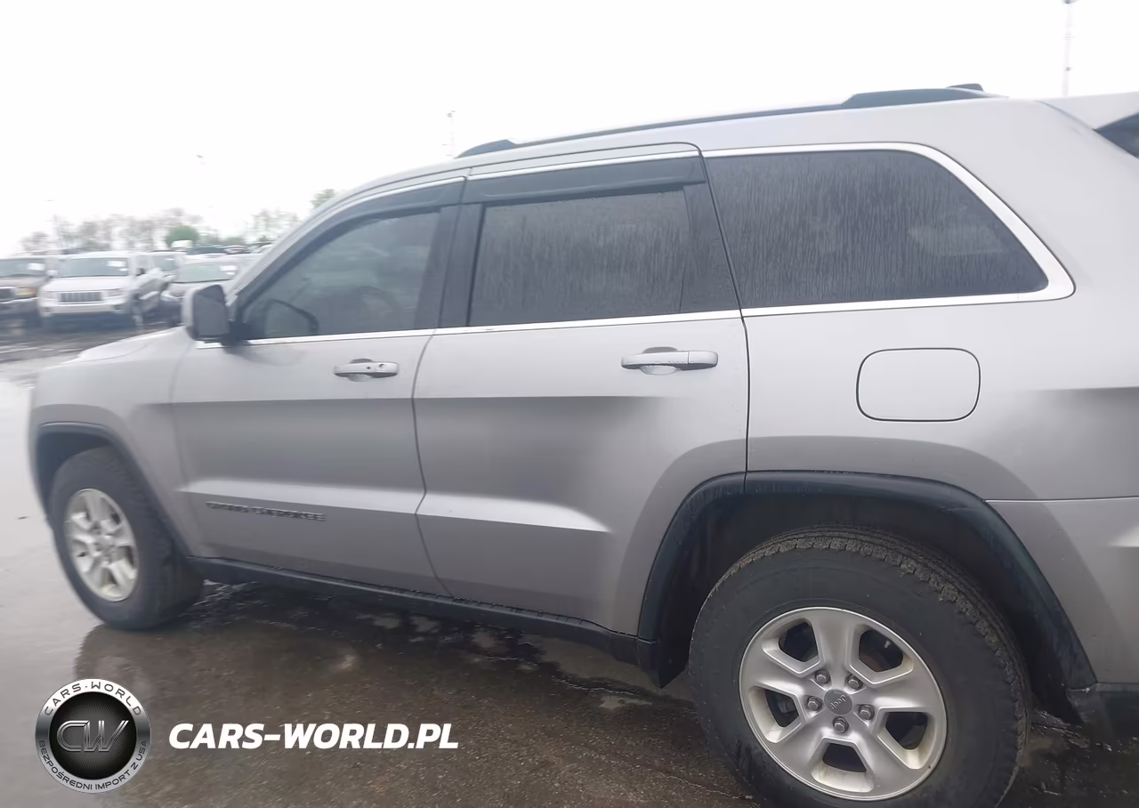 2017 Jeep Grand Cherokee Laredo 4X4 VIN:1C4RJFAG8HC844123 - 14