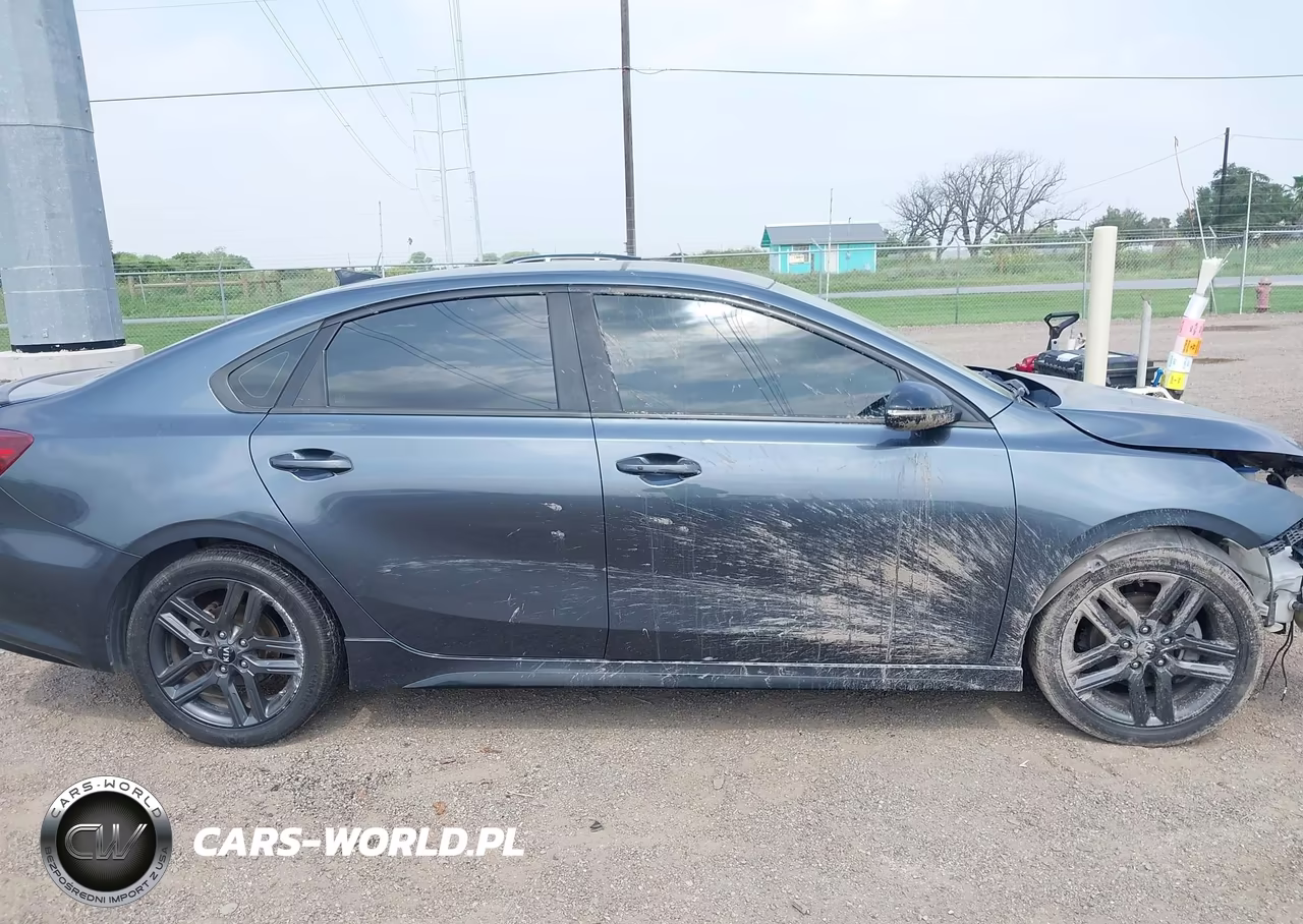 2020 Kia Forte Gt-Line VIN:3KPF34AD6LE185662 - 13