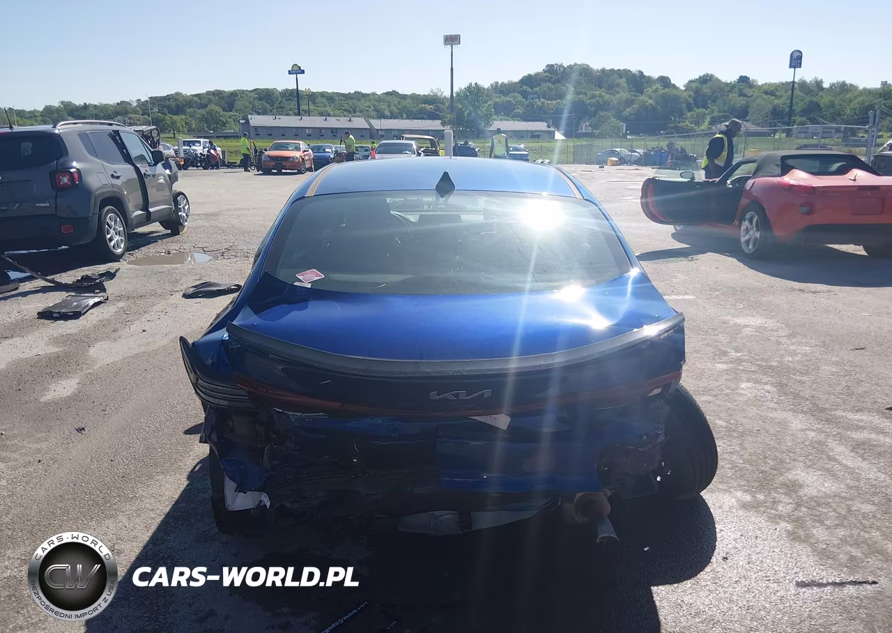 2024 Kia Forte Gt-Line VIN:3KPF54AD5RE776956 - 17
