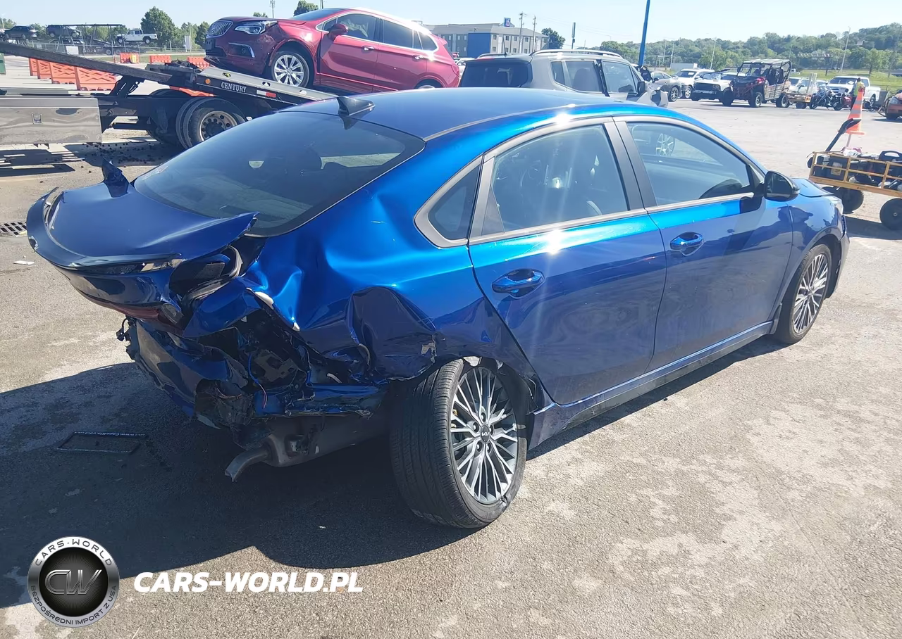 2024 Kia Forte Gt-Line VIN:3KPF54AD5RE776956 - 4