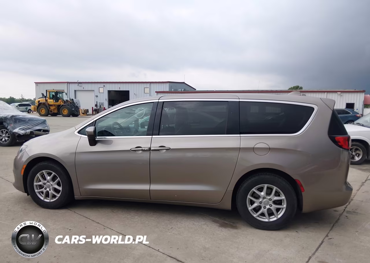2017 Chrysler Pacifica Lx VIN:2C4RC1CG2HR655209 - 14