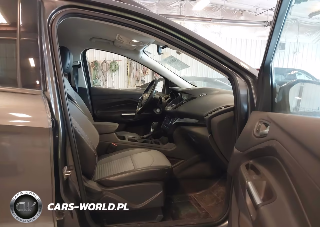 2017 Ford Escape Se VIN:1FMCU0GD1HUE66613 - 5