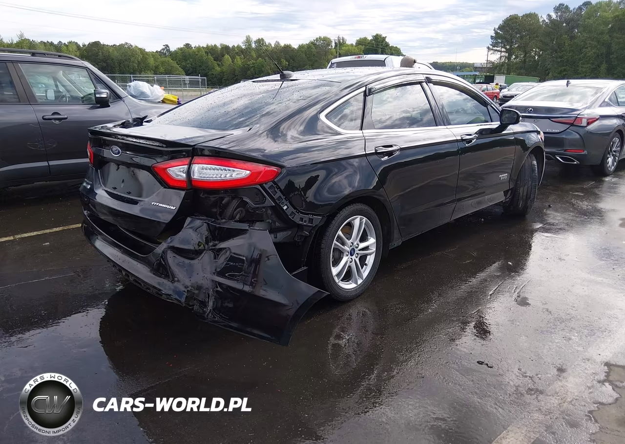 2016 Ford Fusion Energi Titanium VIN:3FA6P0SU5GR320792 - 4