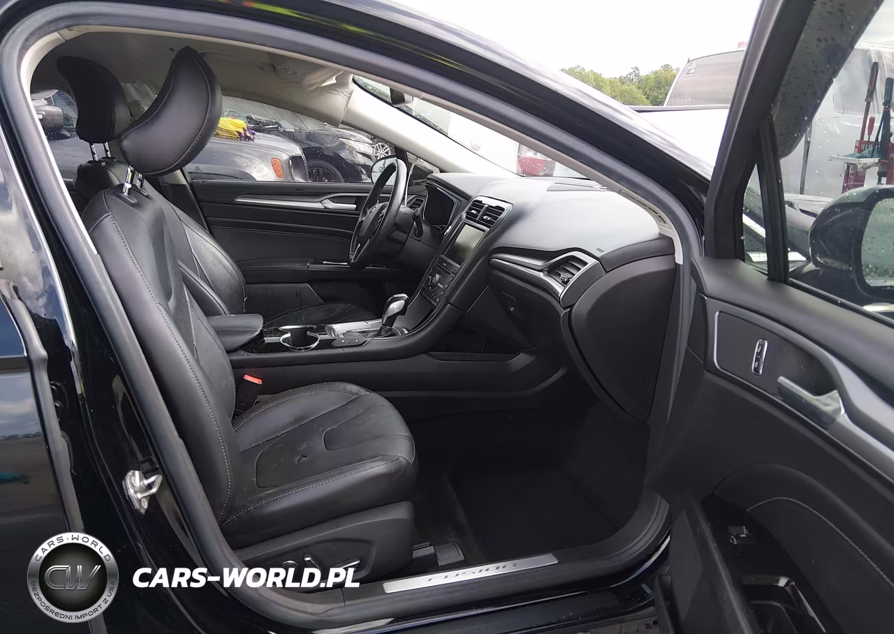 2016 Ford Fusion Energi Titanium VIN:3FA6P0SU5GR320792 - 5