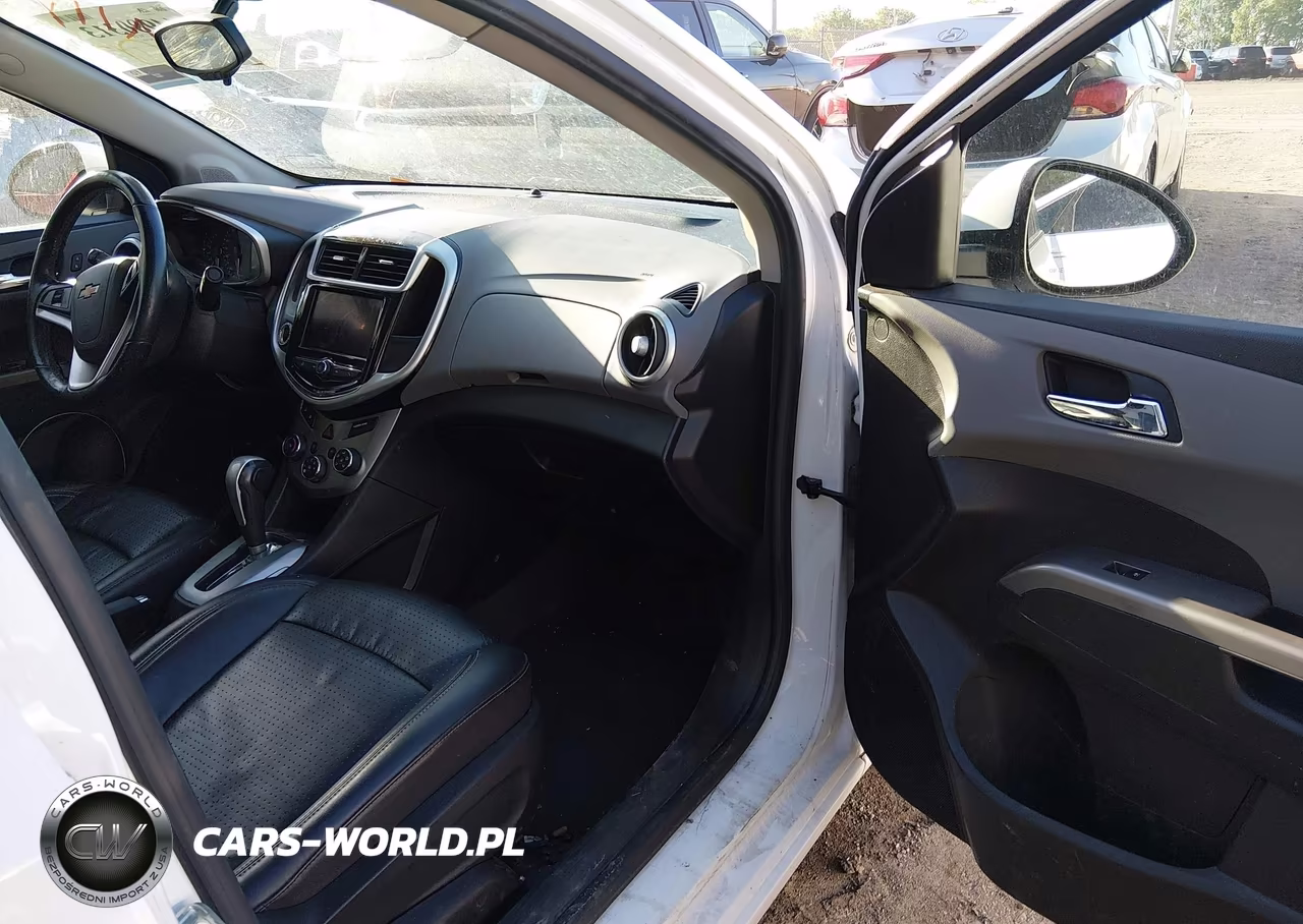 2020 Chevrolet Sonic Fwd Premier VIN:1G1JF5SB2L4112559 - 5