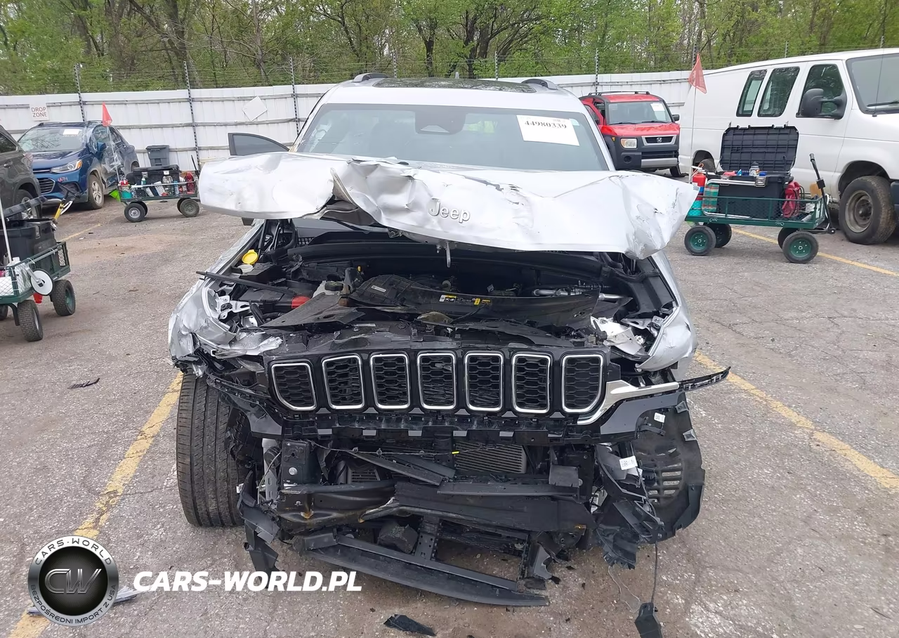 2024 Jeep Grand Cherokee Limited 4X4 VIN:1C4RJHBG4RC185095 - 11