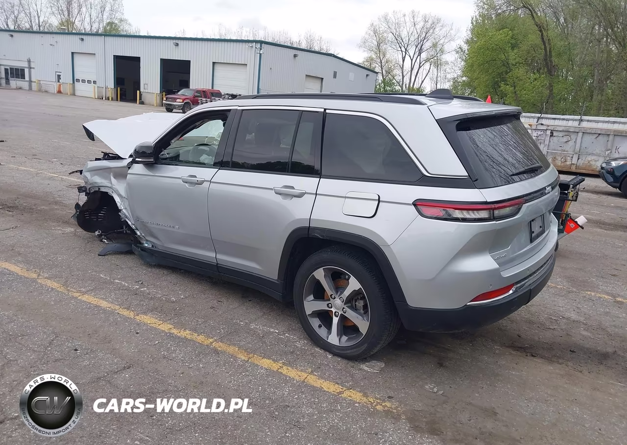 2024 Jeep Grand Cherokee Limited 4X4 VIN:1C4RJHBG4RC185095 - 3