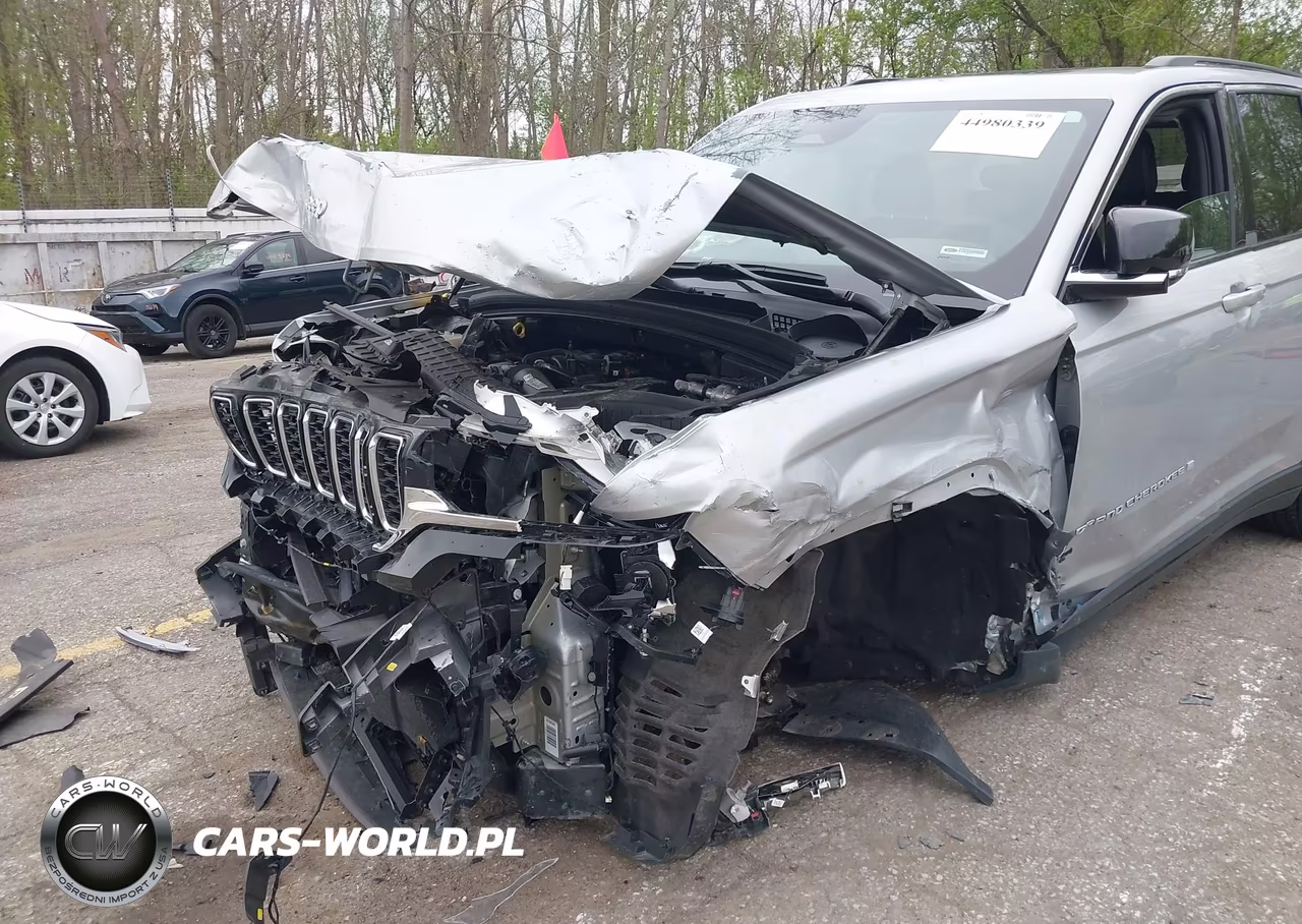 2024 Jeep Grand Cherokee Limited 4X4 VIN:1C4RJHBG4RC185095 - 6