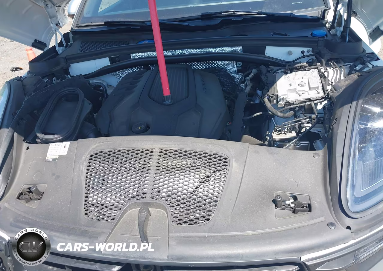 2023 Porsche Macan T VIN:WP1AA2A55PLB00139 - 10