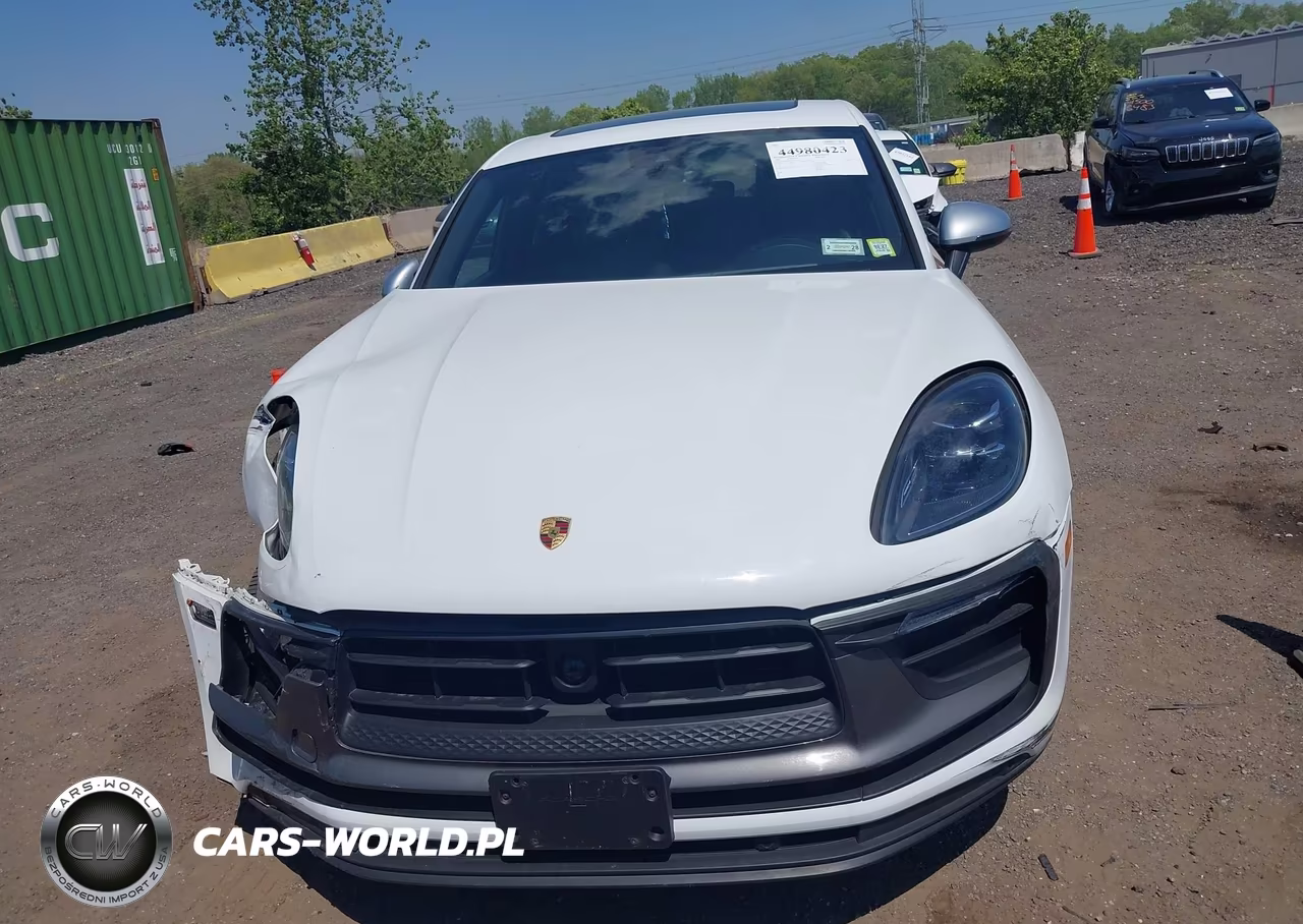 2023 Porsche Macan T VIN:WP1AA2A55PLB00139 - 12