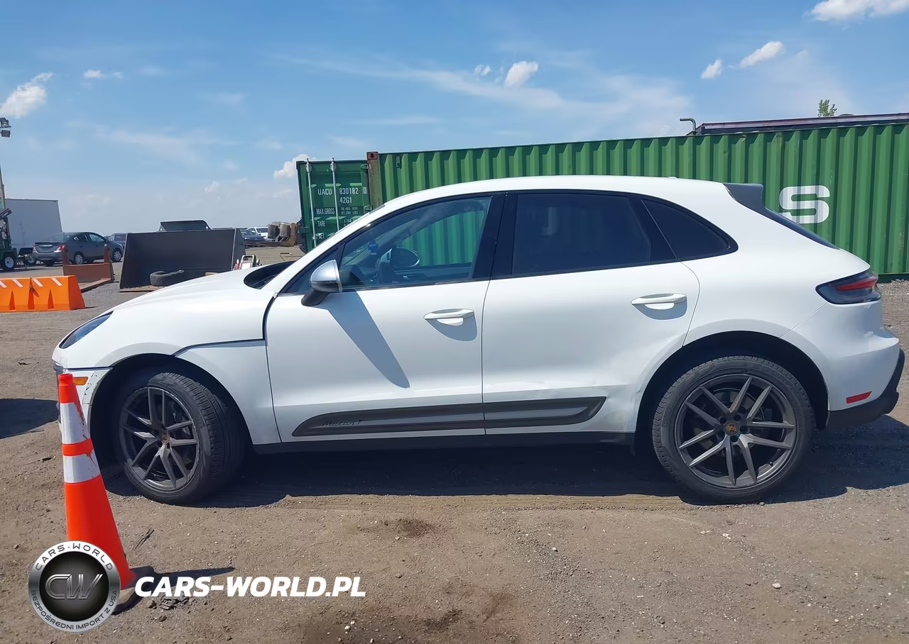 2023 Porsche Macan T VIN:WP1AA2A55PLB00139 - 14
