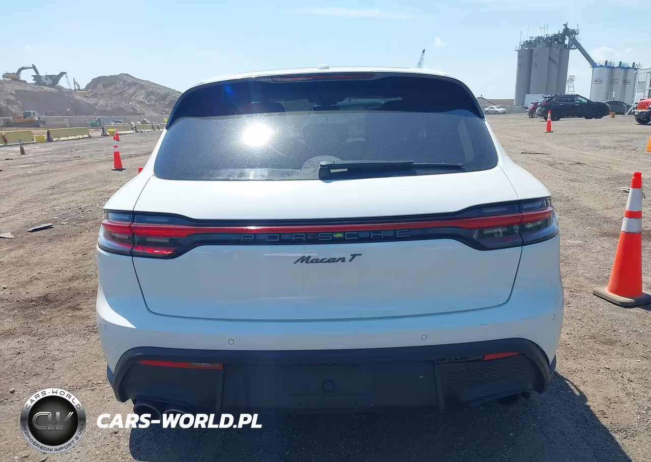 2023 Porsche Macan T VIN:WP1AA2A55PLB00139 - 16
