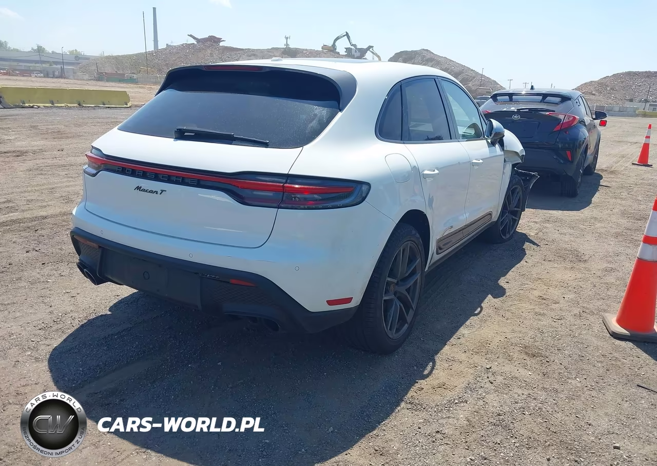 2023 Porsche Macan T VIN:WP1AA2A55PLB00139 - 4