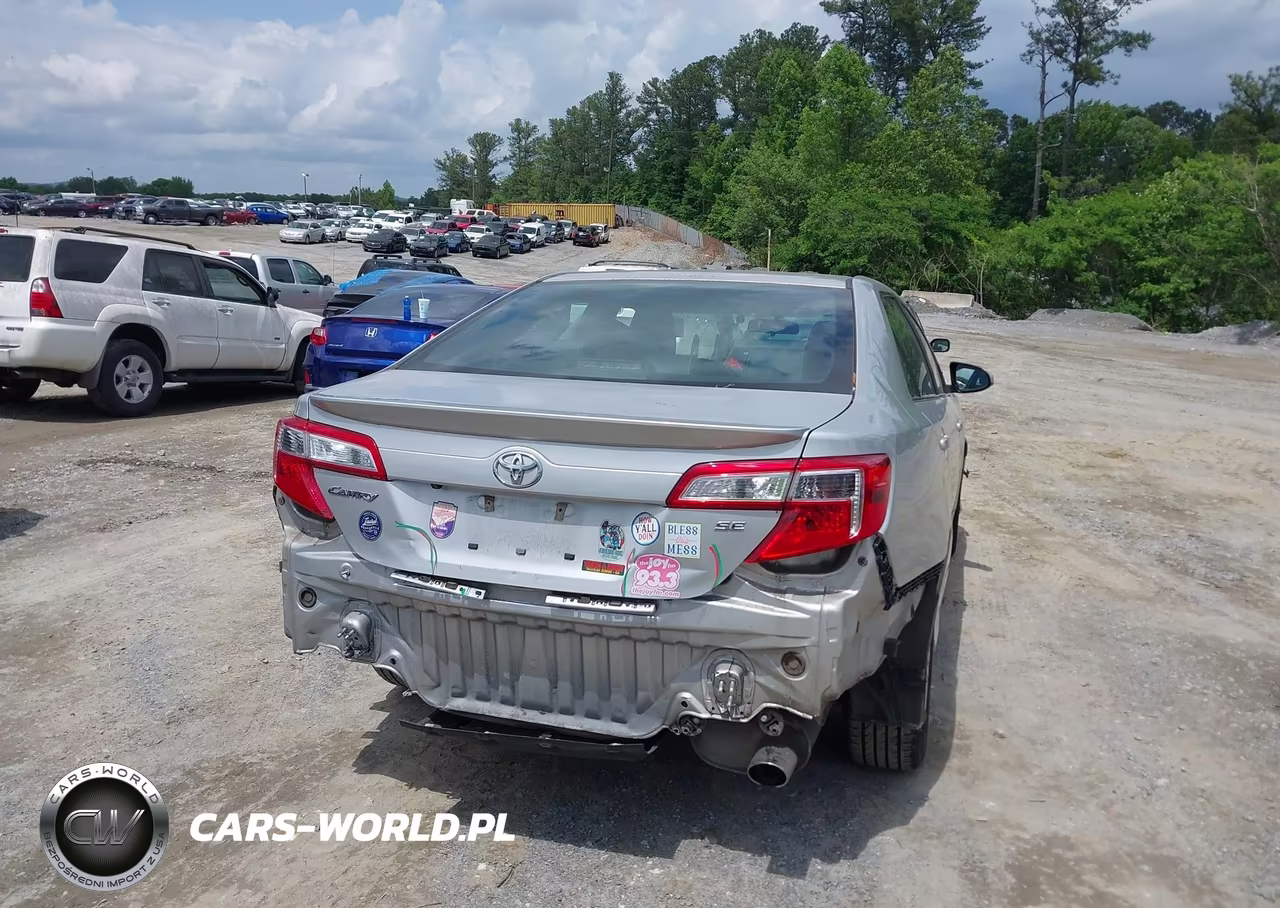 2014 Toyota Camry Se VIN:4T1BF1FK4EU810930 - 4