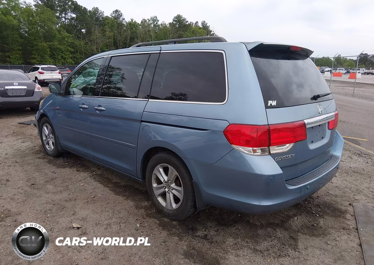 2008 Honda Odyssey Touring VIN:5FNRL38988B010775 - 3