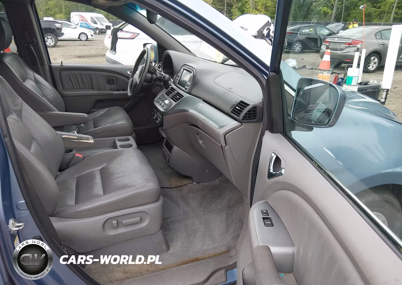 2008 Honda Odyssey Touring VIN:5FNRL38988B010775 - 5