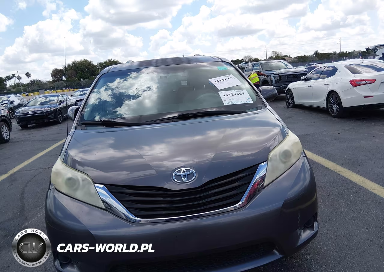 2013 Toyota Sienna Le V6 8 Passenger VIN:5TDKK3DC3DS353246 - 12
