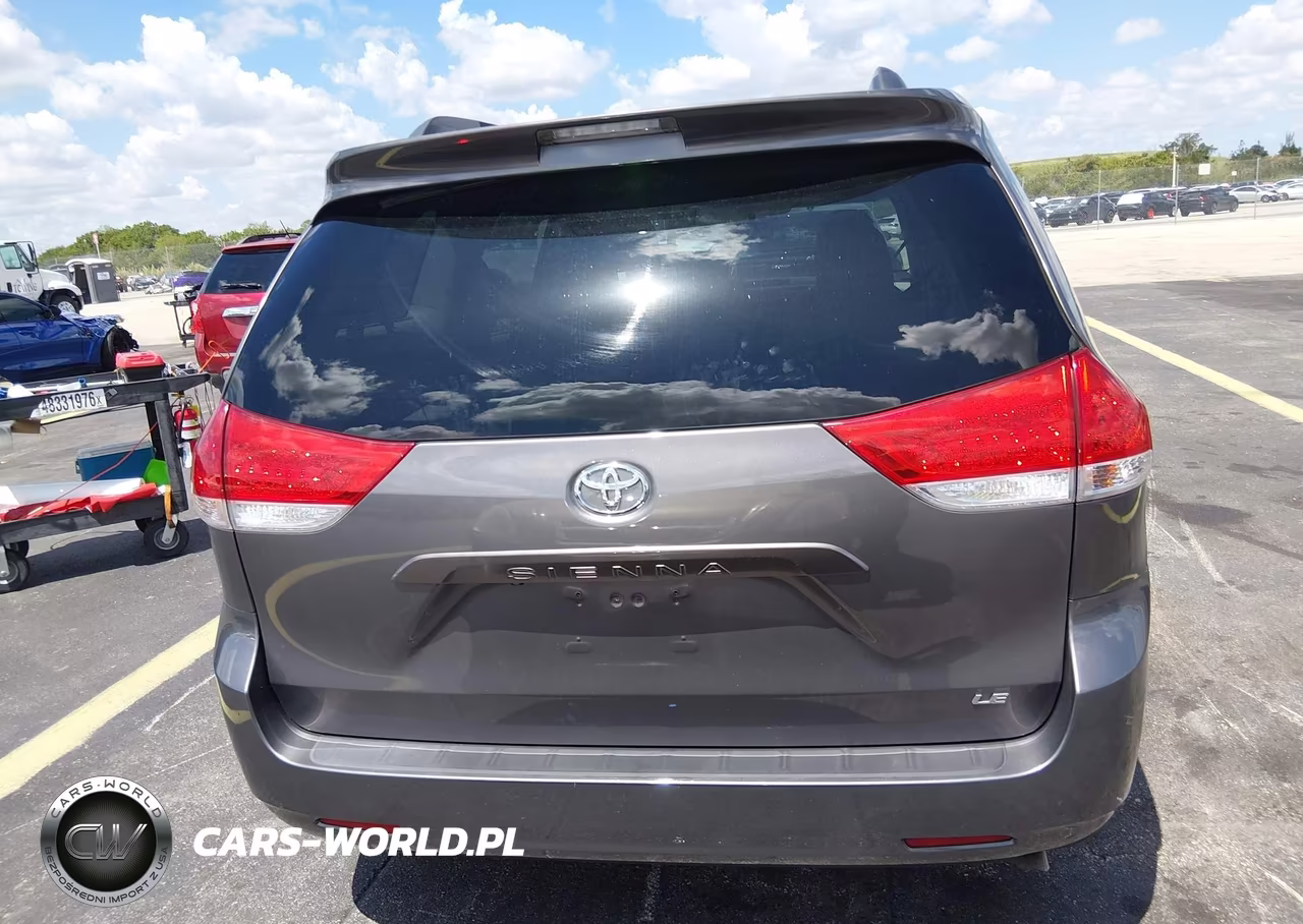 2013 Toyota Sienna Le V6 8 Passenger VIN:5TDKK3DC3DS353246 - 16