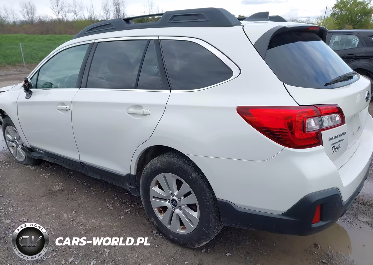 2019 Subaru Outback 2.5I Premium VIN:4S4BSAFC3K3246239 - 3