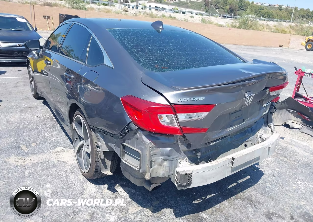2018 Honda Accord Sport VIN:1HGCV1F32JA166989 - 18