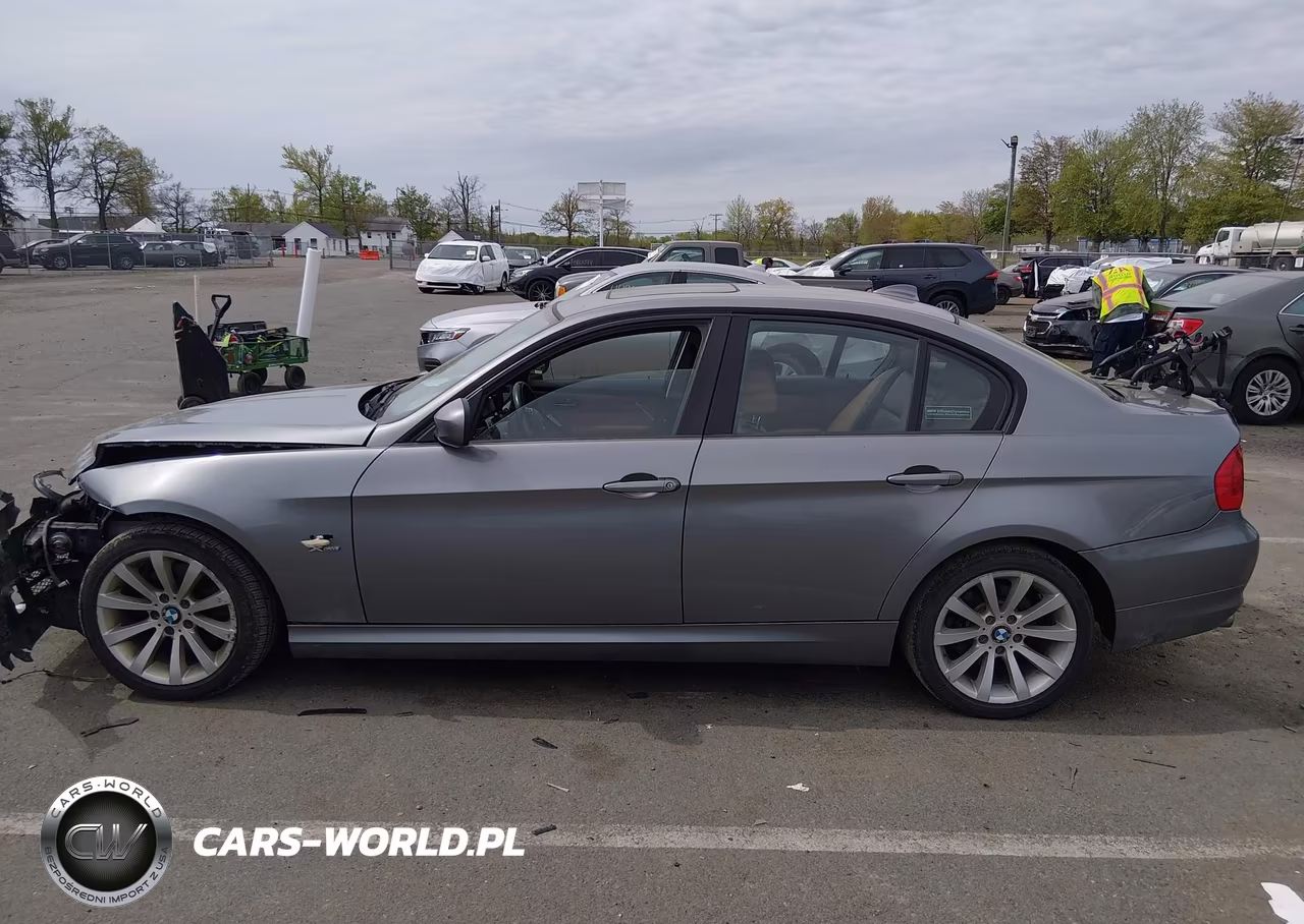 2011 BMW 328I xDrive VIN:WBAPK7G51BNN78064 - 14
