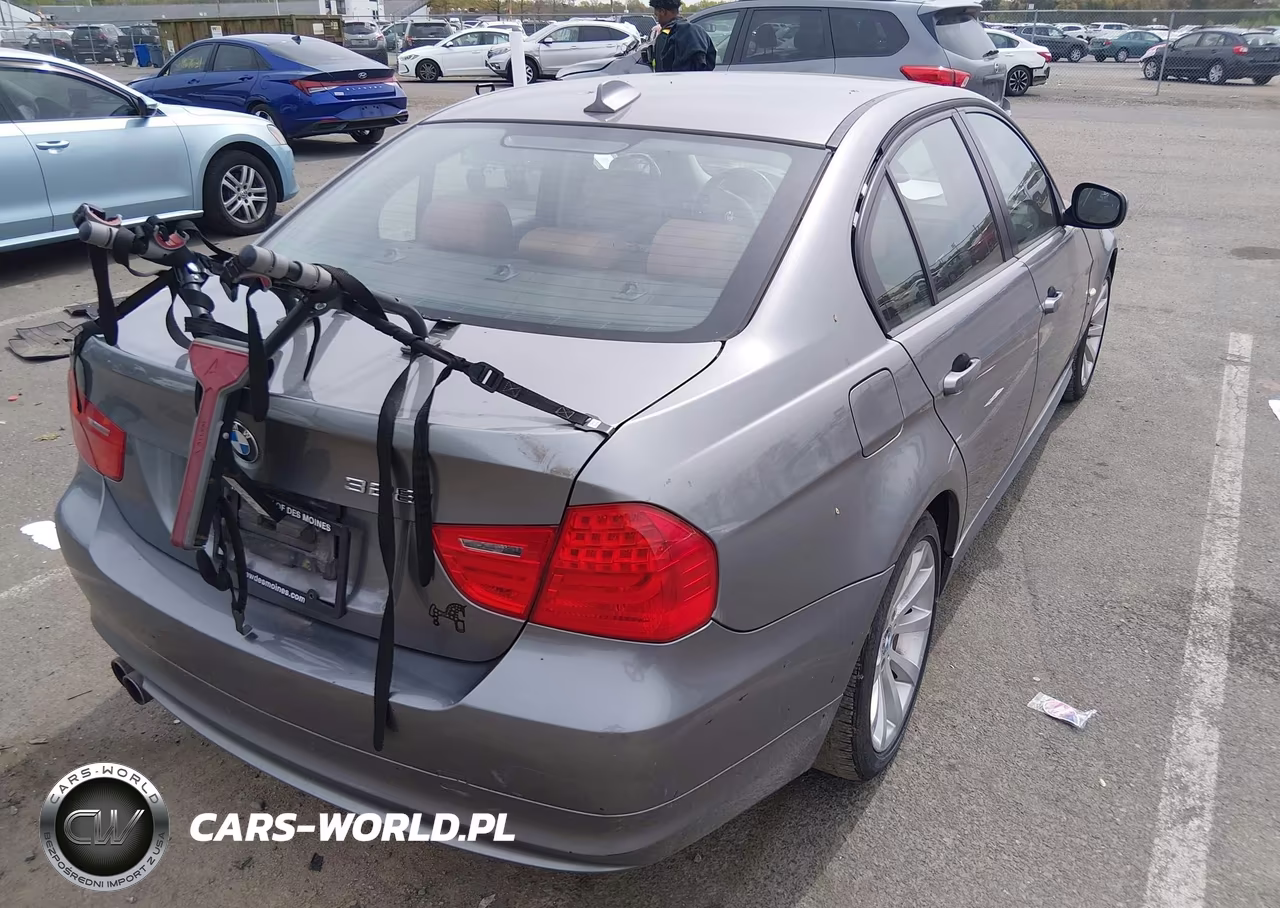 2011 BMW 328I xDrive VIN:WBAPK7G51BNN78064 - 4