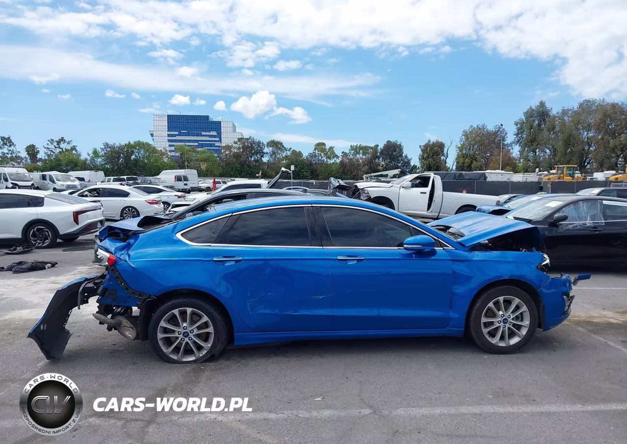 2019 Ford Fusion Energi Titanium VIN:3FA6P0SU0KR173984 - 13