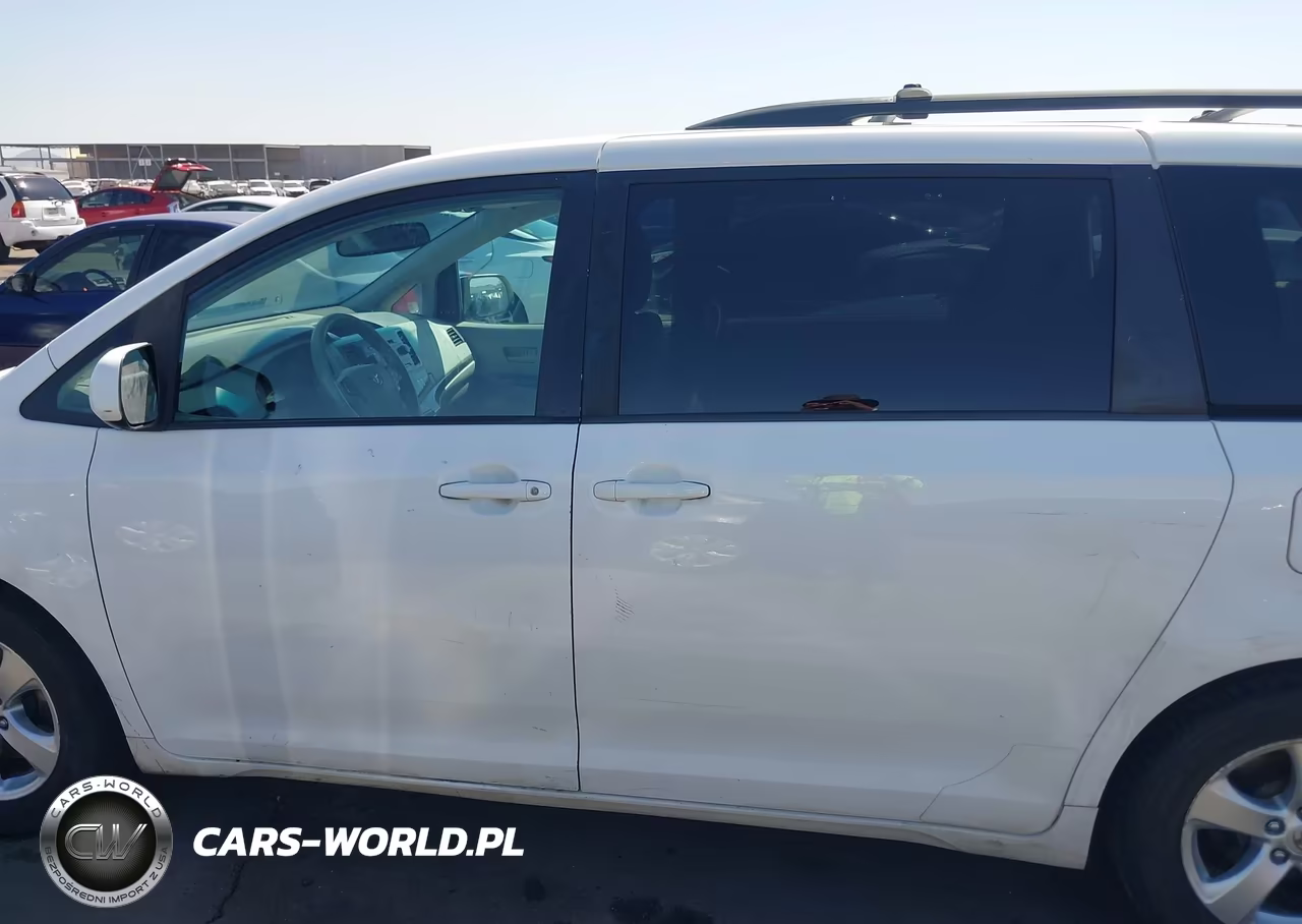 2013 Toyota Sienna Le V6 8 Passenger VIN:5TDKK3DC7DS352102 - 14