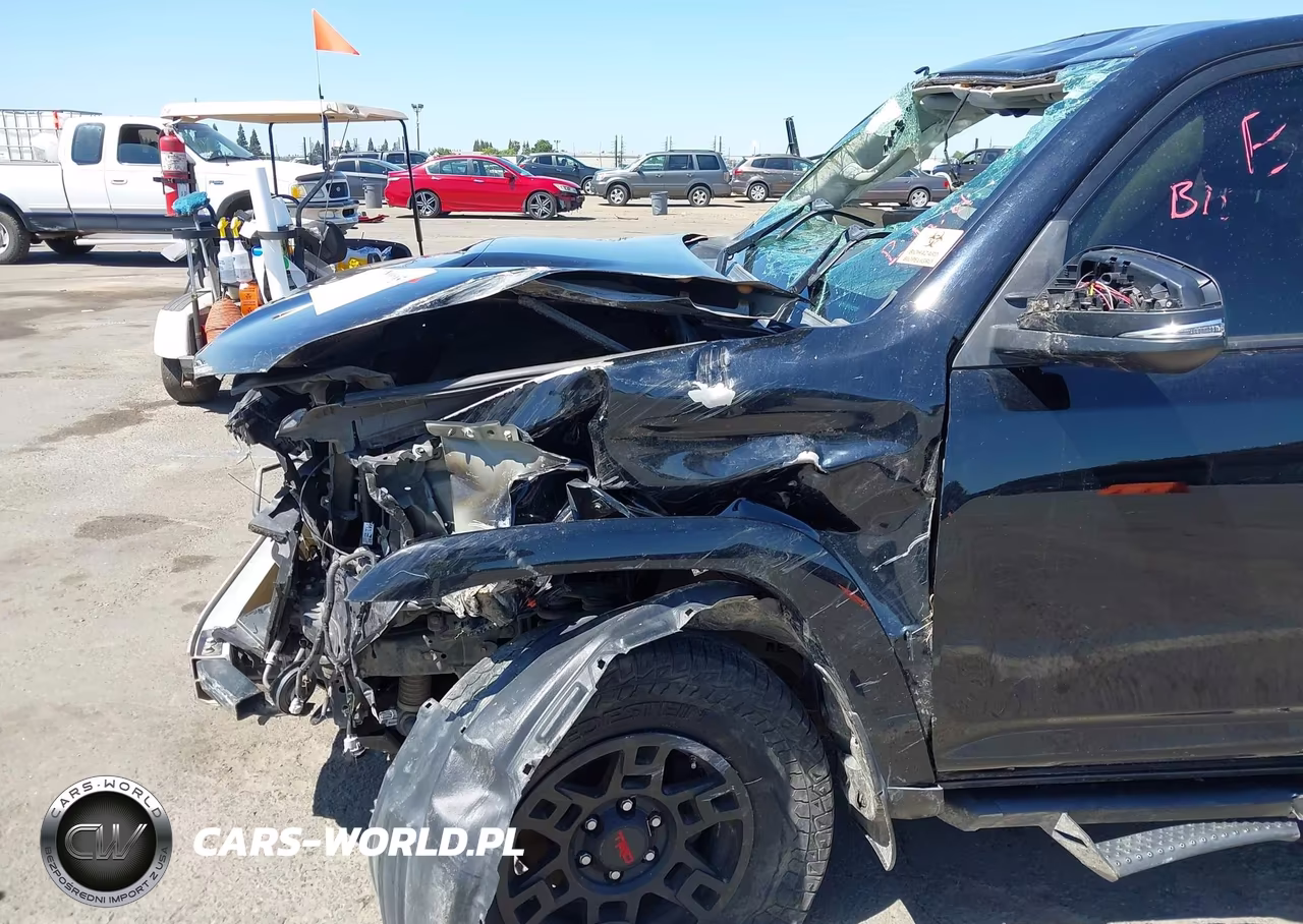 2018 Toyota 4Runner Trd Off Road Premium VIN:JTEBU5JR9J5564995 - 6