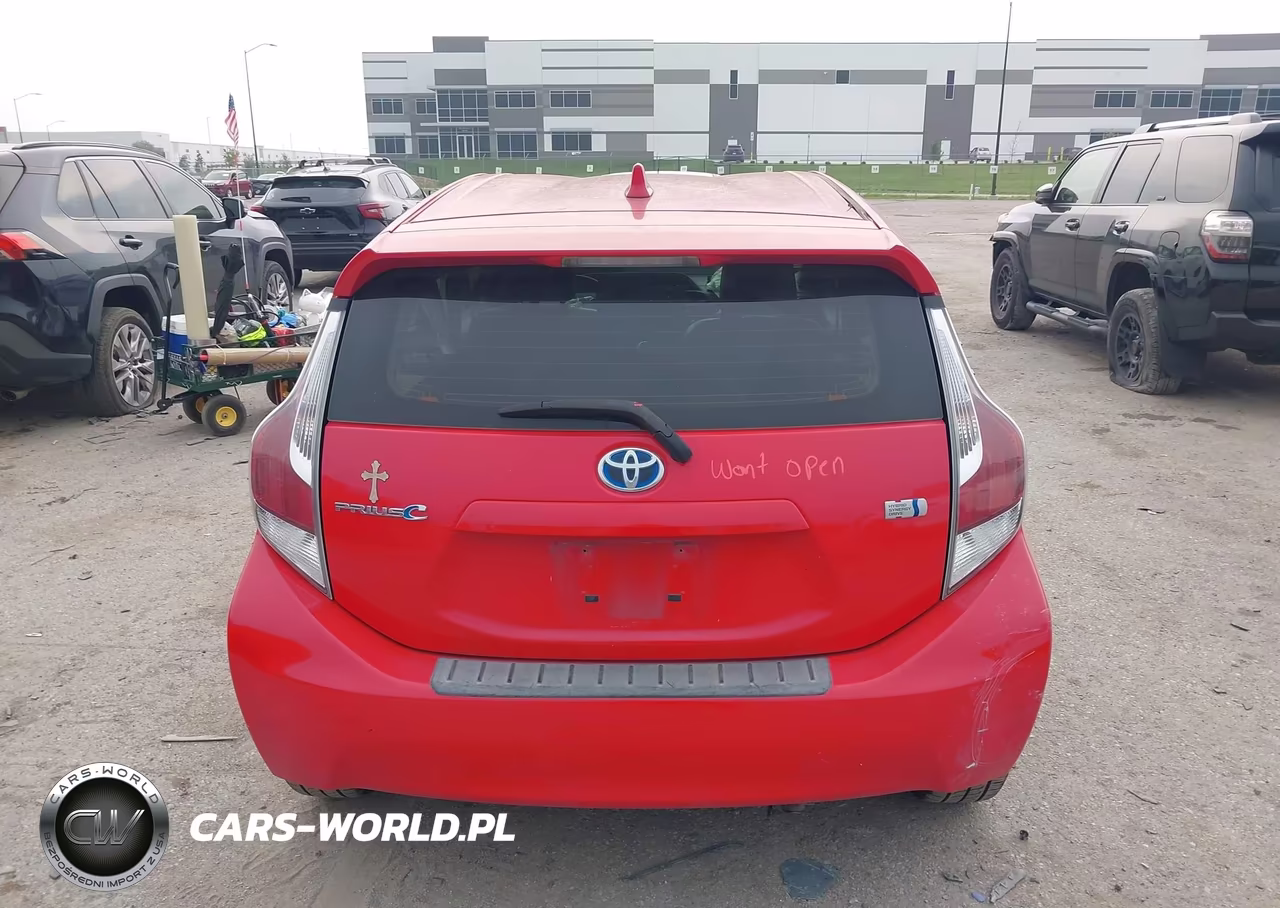 2015 Toyota Prius C Three VIN:JTDKDTB32F1581896 - 16