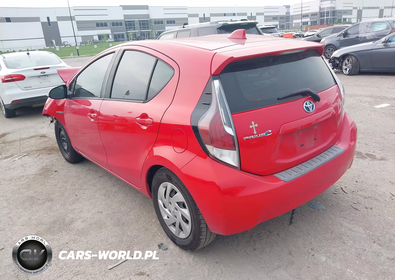 2015 Toyota Prius C Three VIN:JTDKDTB32F1581896 - 3