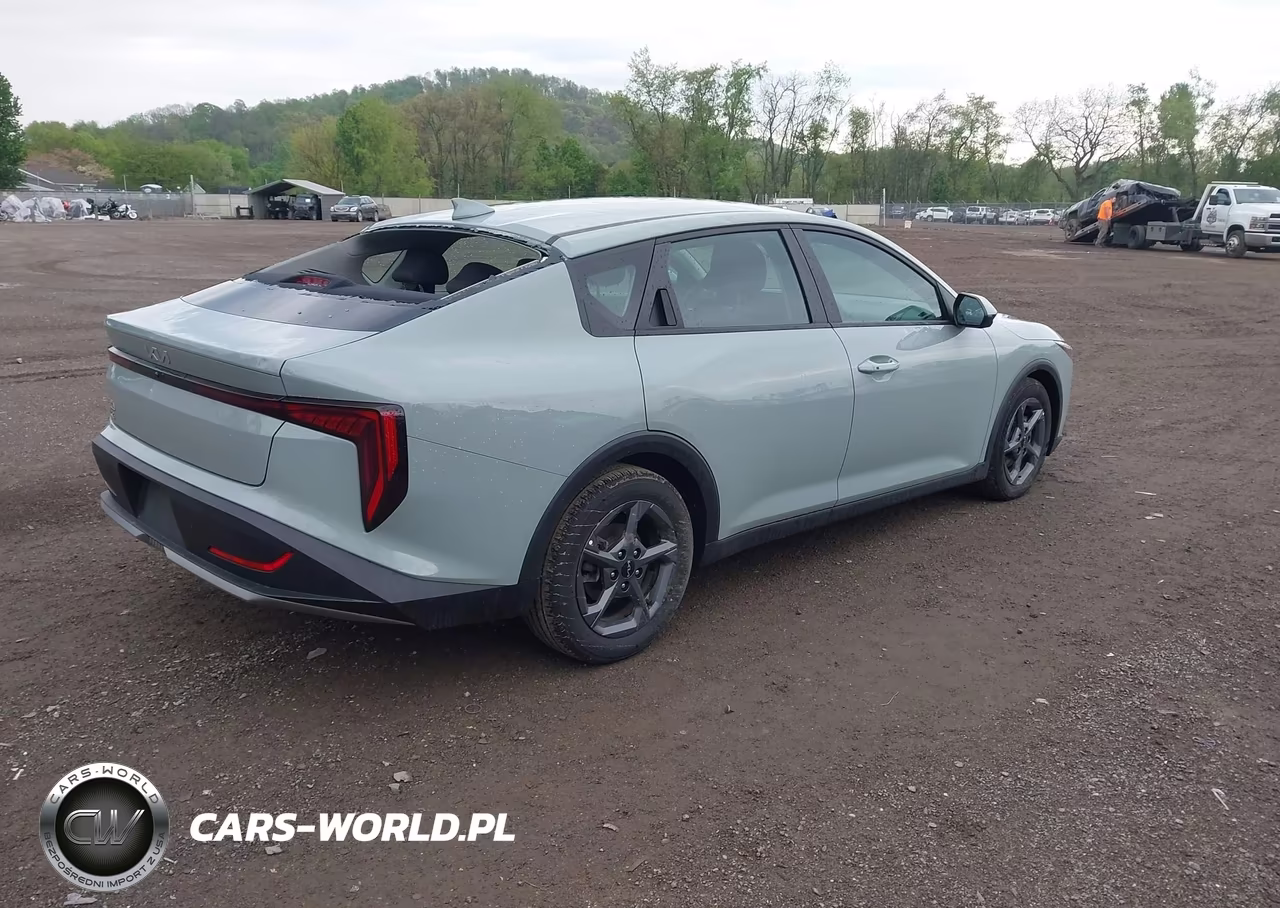 2025 Kia K4 Lxs VIN:3KPFT4DE4SE008269 - 4