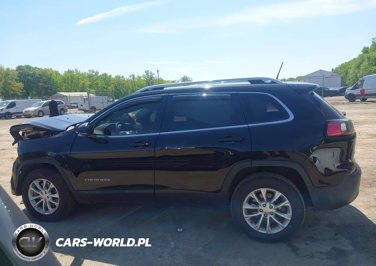 2019 Jeep Cherokee Latitude 4X4 VIN:1C4PJMCB6KD405582 - 13