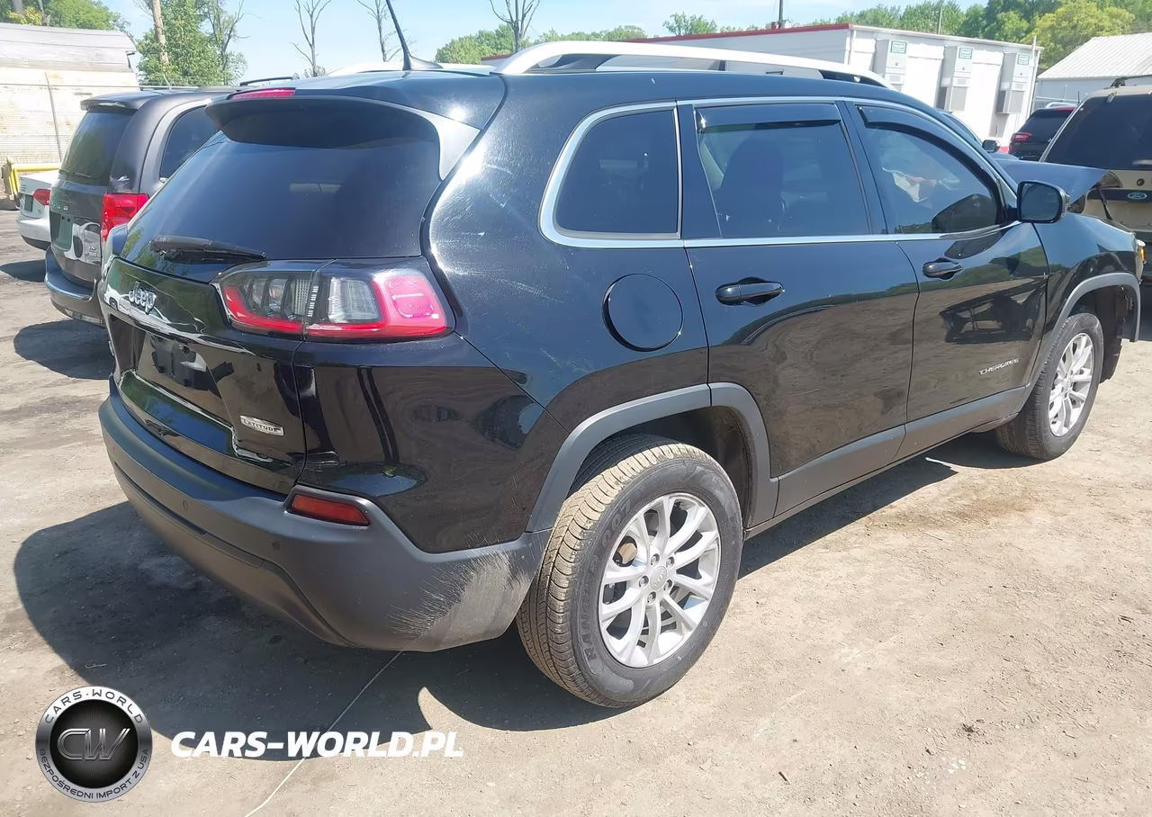 2019 Jeep Cherokee Latitude 4X4 VIN:1C4PJMCB6KD405582 - 4