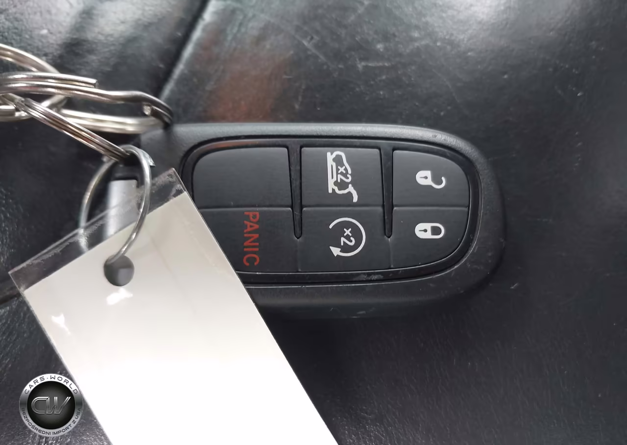 2015 Jeep Cherokee Limited VIN:1C4PJMDB5FW705784 - 11