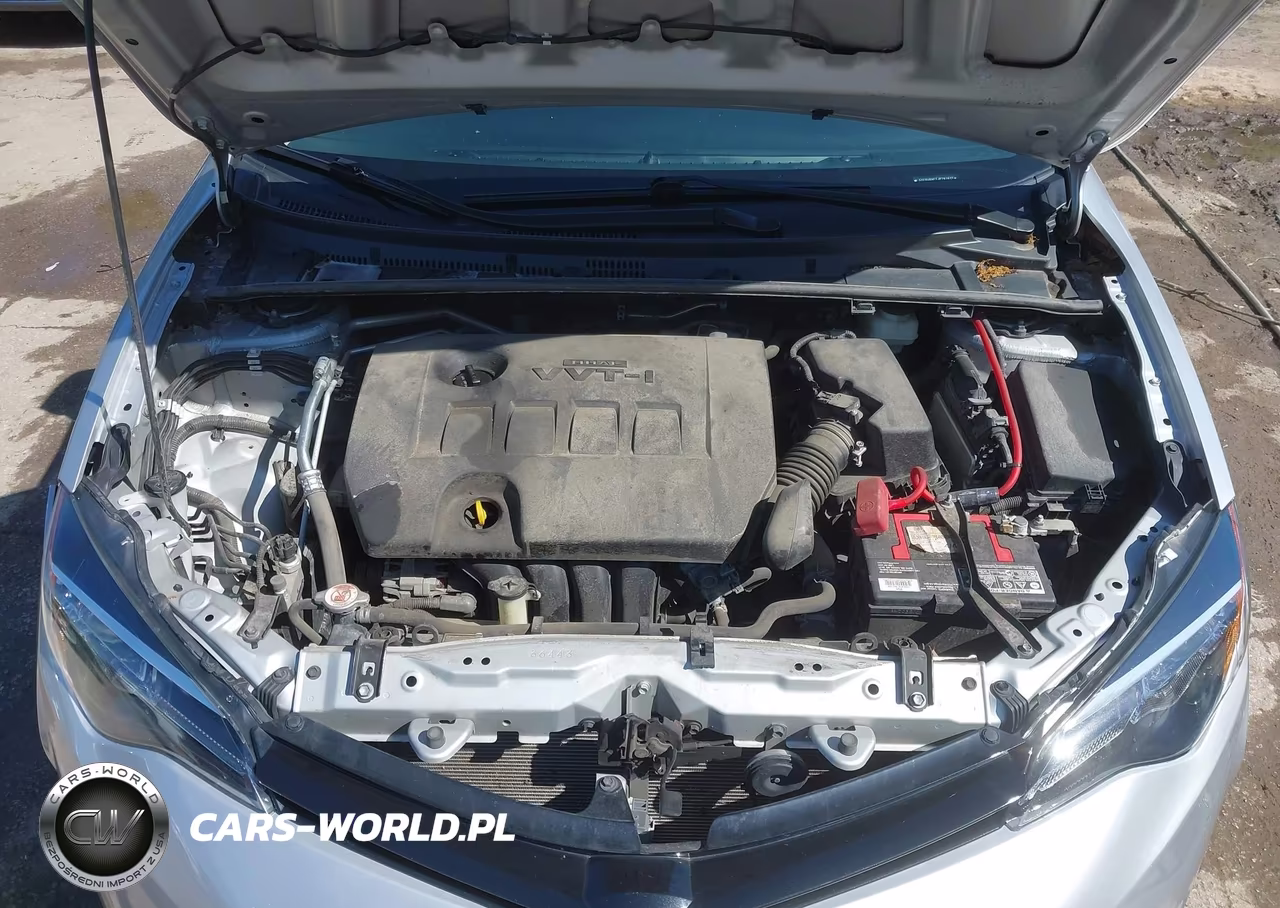2018 Toyota Corolla Le VIN:5YFBURHE7JP761813 - 10