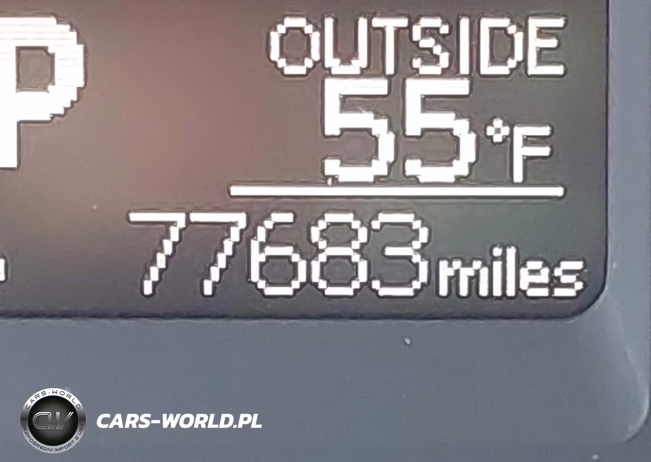2018 Toyota Corolla Le VIN:5YFBURHE7JP761813 - 15