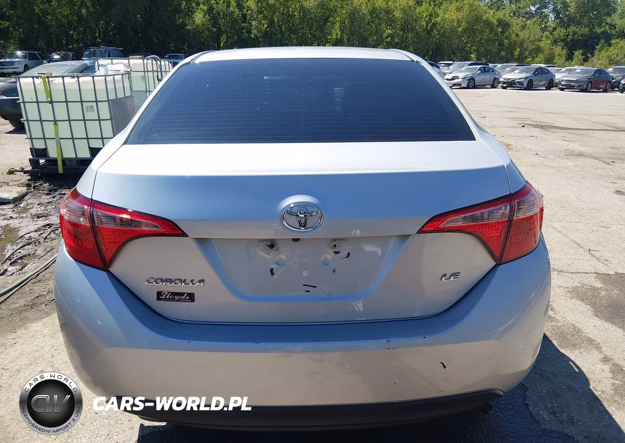 2018 Toyota Corolla Le VIN:5YFBURHE7JP761813 - 16