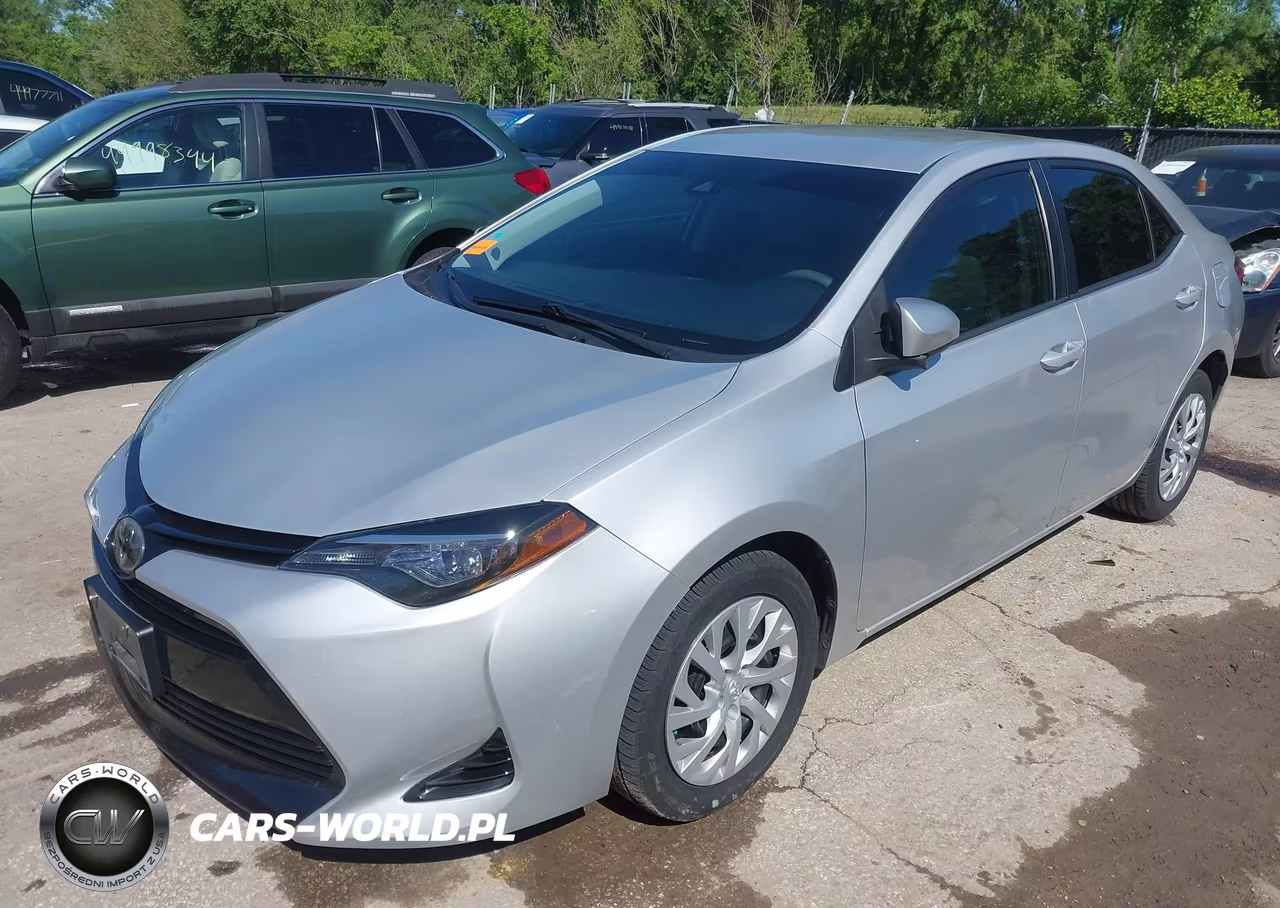 2018 Toyota Corolla Le VIN:5YFBURHE7JP761813 - 2