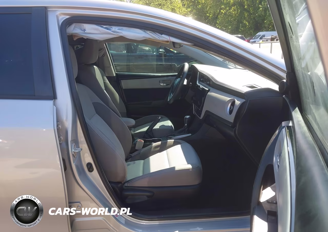 2018 Toyota Corolla Le VIN:5YFBURHE7JP761813 - 5