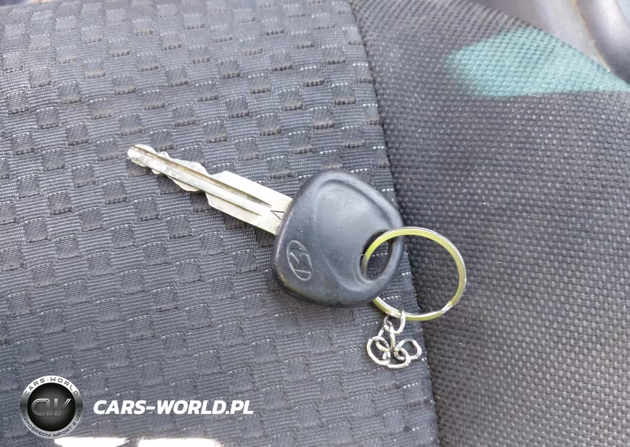2007 Hyundai Accent Se VIN:KMHCN36C17U044024 - 11