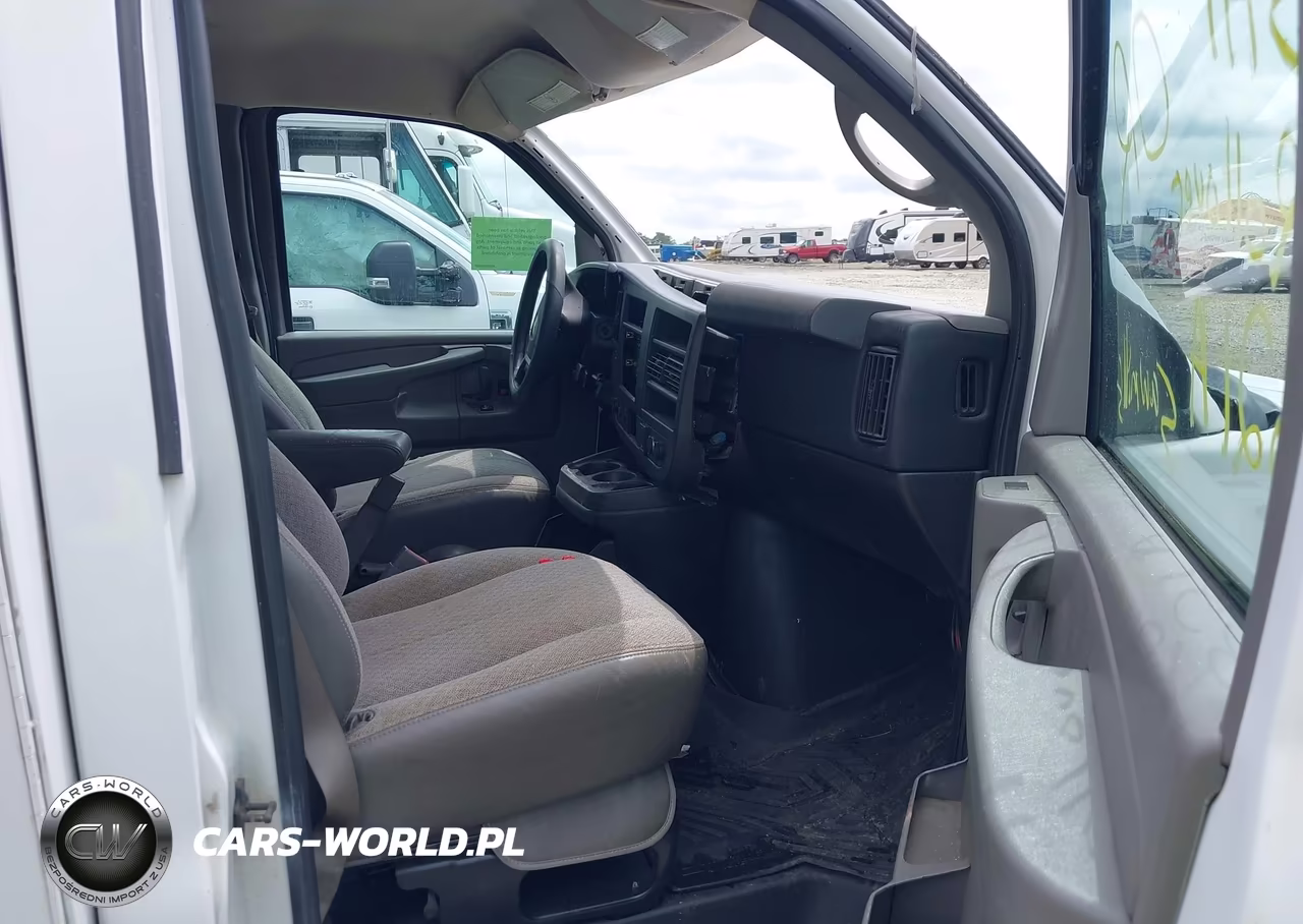 2015 Chevrolet Express Cutaway 3500 VIN:1GB0G2CG6F1137466 - 5