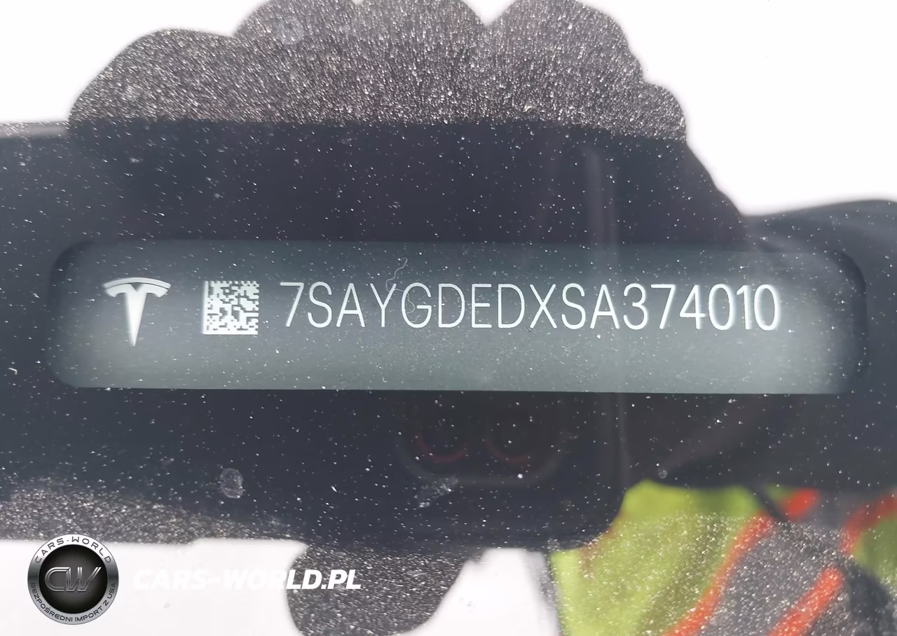 2025 Tesla Model Y Long Range Dual Motor Rear-Wheel Drive VIN:7SAYGDEDXSA374010 - 9