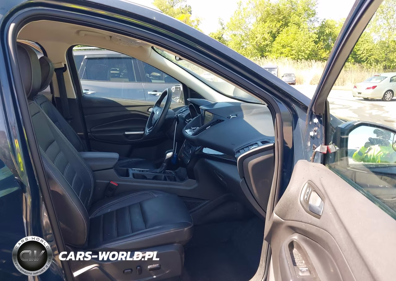 2019 Ford Escape Titanium VIN:1FMCU9J99KUB21636 - 5