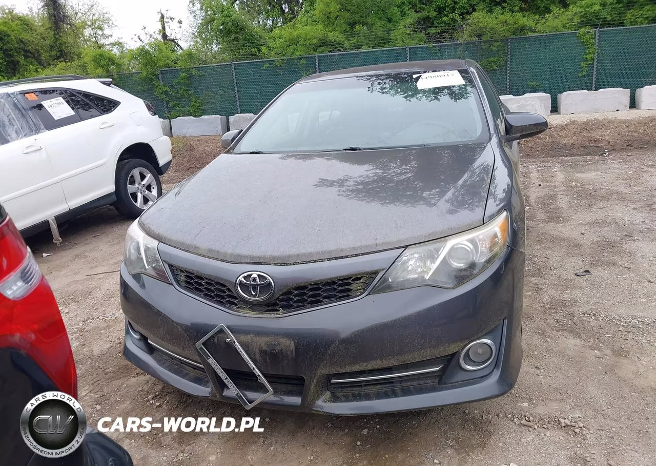2014 Toyota Camry Se Sport VIN:4T1BF1FK9EU398519 - 12