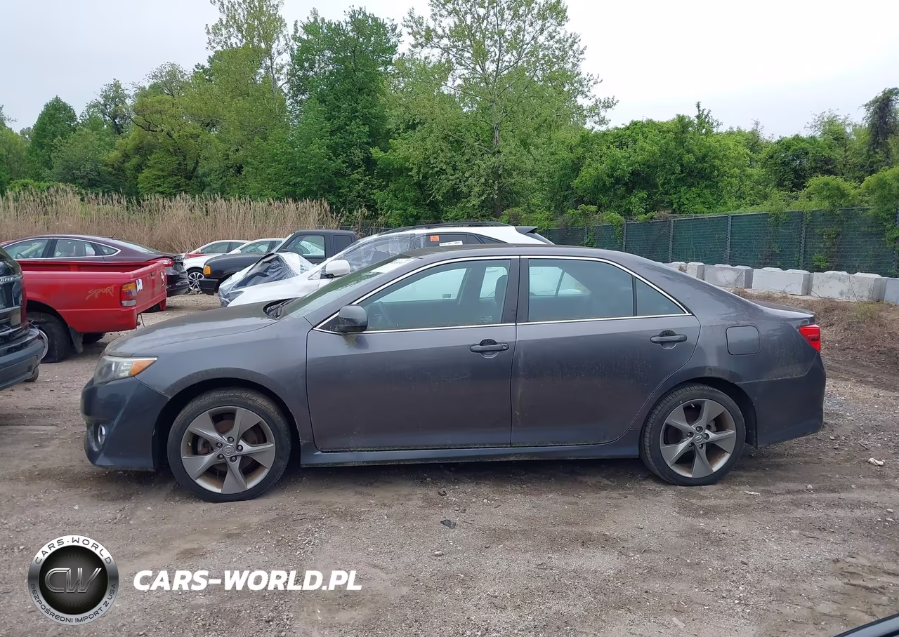2014 Toyota Camry Se Sport VIN:4T1BF1FK9EU398519 - 14